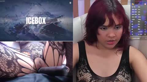 Snapshot of petitesally_ chatting on February 21, 6:51 am Sally online show from February 21, 6:51 am