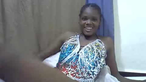 petiteslim2 online show from April 7, 7:20 am