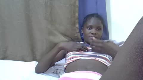 petiteslim2 online show from April 7, 7:25 pm