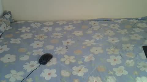 Snapshot of petitesugar chatting on February 16, 7:59 am Sugar online show from February 16, 7:59 am