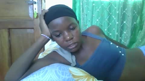 petitesweetchiq online show from November 26, 8:26 am