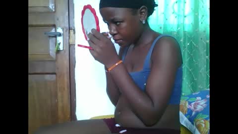 petitesweetchiq online show from January 9, 10:40 am