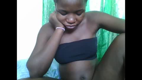 petitesweetchiq online show from February 7, 10:41 am