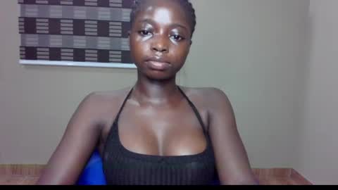 petitexxebony online show from May 30, 5:32 pm