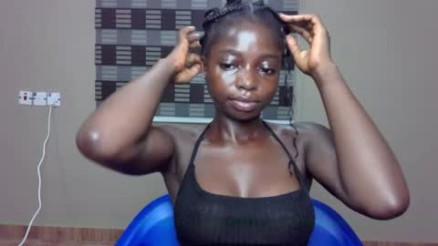 petitexxebony online show from June 25, 7:29 pm