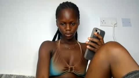 petitgirl88 online show from June 16, 5:21 am