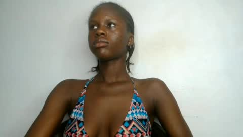 petitgirl88 online show from July 9, 6:39 am