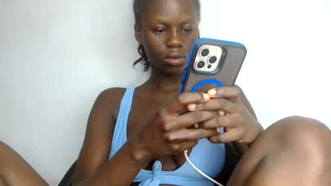 petitgirl88 online show from July 16, 7:14 am