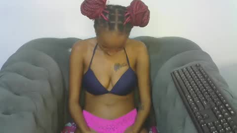 petitpearl online show from February 22, 2:52 pm