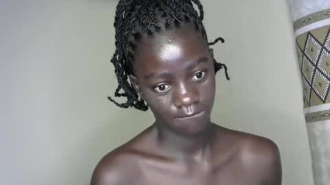 petitte_gyaal online show from November 5, 12:21 am