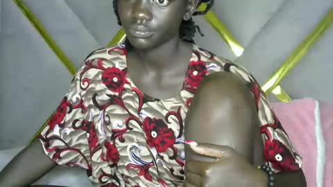 petitte_gyaal online show from November 21, 11:14 pm