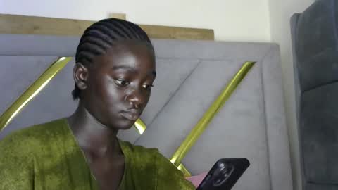 petitte_gyaal online show from November 23, 12:16 pm