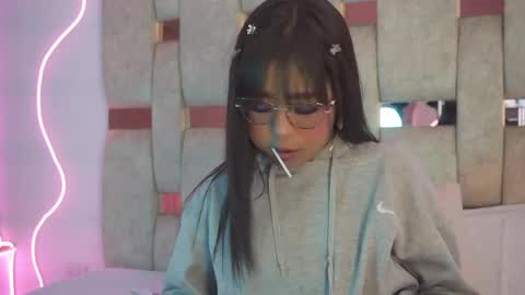 Snapshot of petitte_mussa chatting on March 31, 3:52 am Mussa online show from March 31, 3:52 am