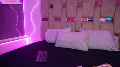 Snapshot of petitte_mussa chatting on April 8, 3:17 am Mussa online show from April 8, 3:17 am