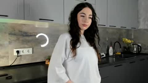 Emma online show from December 16, 3:22 pm