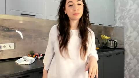 Emma online show from December 16, 6:49 pm