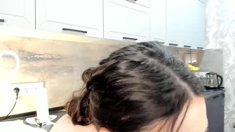 Emma online show from December 20, 7:28 pm