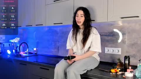 Emma online show from December 26, 1:40 am