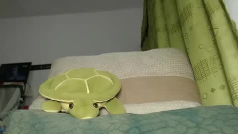 Snapshot of petyte83 chatting on February 1, 9:41 am petyte83 online show from February 1, 9:41 am