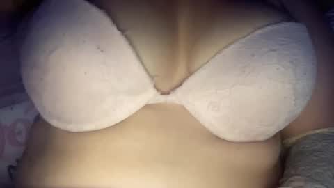 peular online show from April 17, 7:39 pm