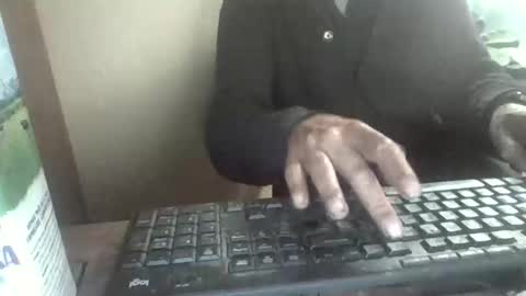 Snapshot of peyo873996 chatting on April 14, 3:45 am peyo873996 online show from April 14, 3:45 am