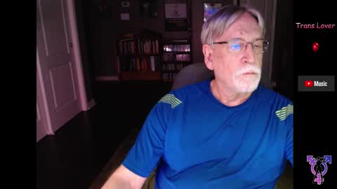 Snapshot of pghk2000 chatting on February 6, 8:18 am George online show from February 6, 8:18 am