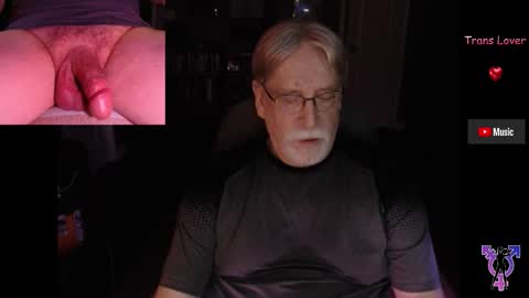 Snapshot of pghk2000 chatting on November 13, 6:34 am George online show from November 13, 6:34 am