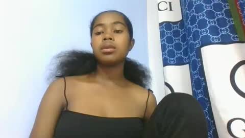 Snapshot of phania185885 chatting on March 2, 8:32 am phania185885 online show from March 2, 8:32 am