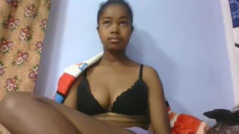 Snapshot of phania185885 chatting on March 11, 5:35 am phania185885 online show from March 11, 5:35 am