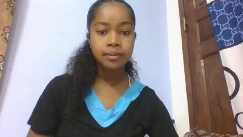 Snapshot of phania185885 chatting on March 16, 4:40 am phania185885 online show from March 16, 4:40 am