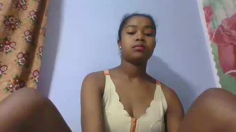 Snapshot of phania185885 chatting on April 2, 2:42 am phania185885 online show from April 2, 2:42 am