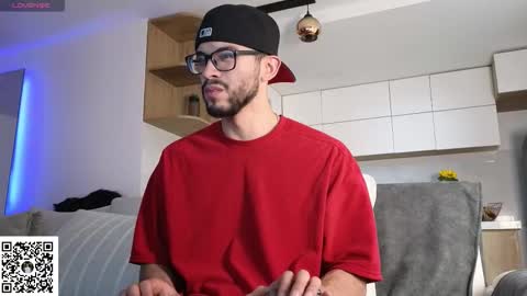 phantom_bigger1 online show from February 25, 10:19 pm