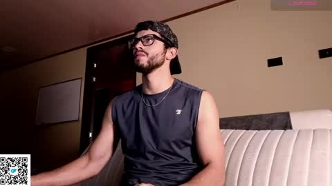 phantom_bigger1 online show from April 14, 4:07 am