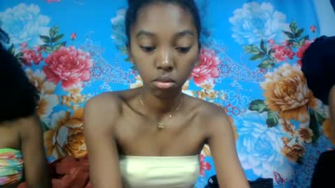 phaosiia online show from June 16, 7:27 pm