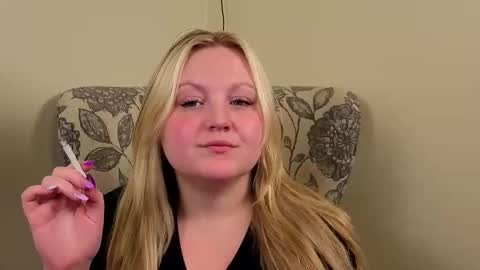 PhatAssBlond online show from May 28, 11:46 pm
