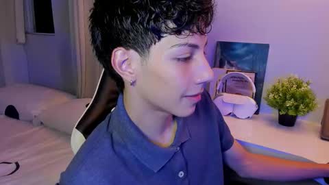 Snapshot of philipe_moonlight_ chatting on October 14, 5:41 am Phil. INDEPENDENT MODEL online show from October 14, 5:41 am