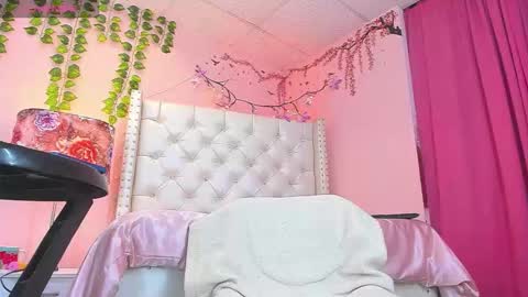 Snapshot of philippsx chatting on February 24, 2:09 am PHILLIP online show from February 24, 2:09 am