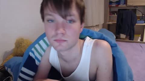 Snapshot of phillip25y chatting on April 2, 8:50 pm phillip25y online show from April 2, 8:50 pm