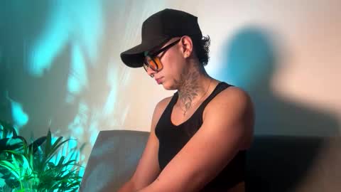 PHILLIP online show from April 23, 10:45 pm