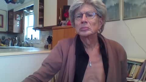 Snapshot of phillipa1023 chatting on January 18, 8:30 pm phillipa online show from January 18, 8:30 pm