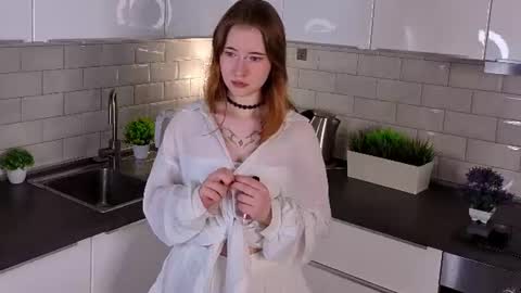 Louise online show from August 3, 3:27 pm