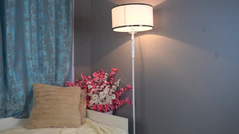 Snapshot of philomenafrost chatting on December 3, 9:22 am Hitomi oo online show from December 3, 9:22 am