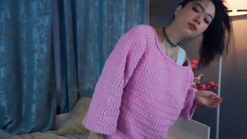 Snapshot of philomenafrost chatting on December 4, 6:11 am Hitomi oo online show from December 4, 6:11 am