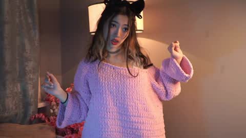 Snapshot of philomenafrost chatting on December 5, 3:50 pm Hitomi oo online show from December 5, 3:50 pm