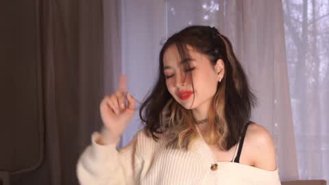 Snapshot of philomenafrost chatting on December 6, 8:59 am Hitomi oo online show from December 6, 8:59 am