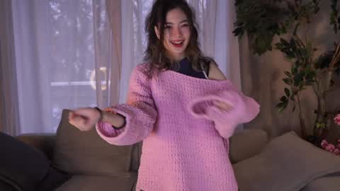 Snapshot of philomenafrost chatting on December 13, 7:25 am Hitomi oo online show from December 13, 7:25 am