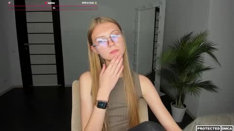 Phoebe online show from October 8, 10:46 am