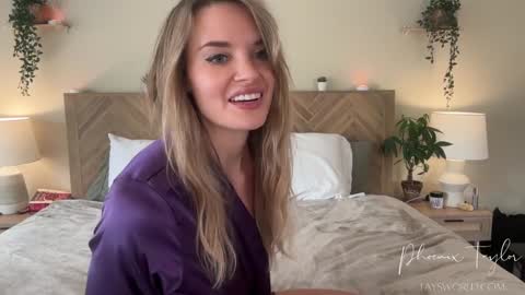 Snapshot of phoenix_taylor chatting on November 29, 9:07 pm PHOENIX TAYLOR online show from November 29, 9:07 pm