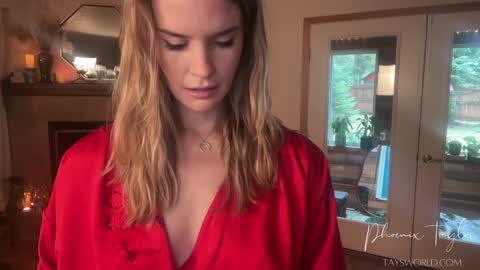 Snapshot of phoenix_taylor chatting on February 14, 9:11 pm PHOENIX TAYLOR online show from February 14, 9:11 pm
