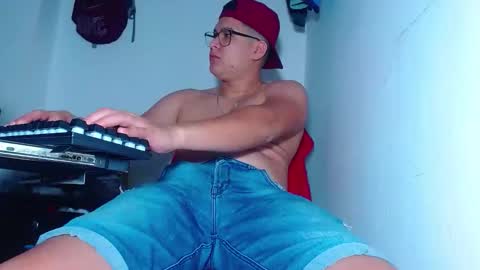 AdnierGnz online show from December 4, 11:30 am